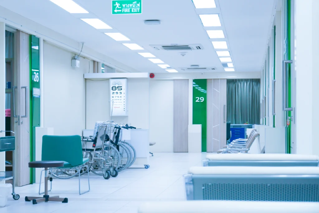 Bright hospital interior illustrating black color psychology, where light colors replace black to promote cleanliness, trust, and emotional reassurance in healthcare environments.